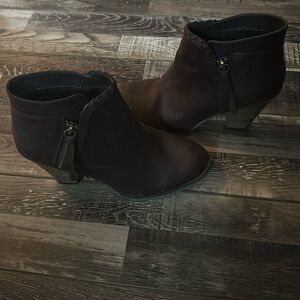 Women’s short boots